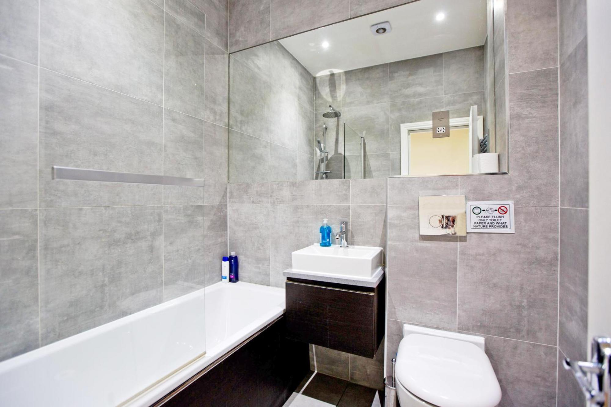 Family Kensington 2 Bed 07 Apartamento *